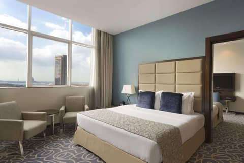 Ramada Abu Dhabi Corniche — photo 8