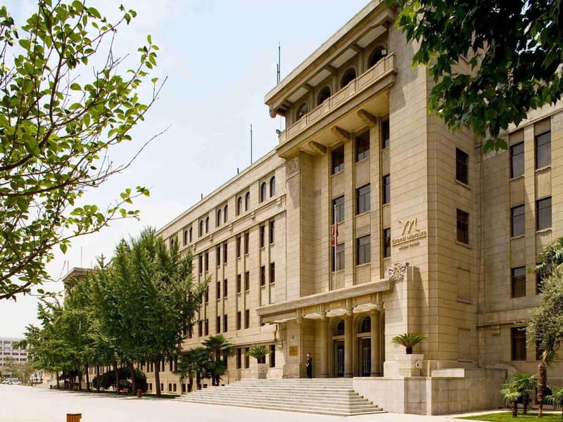 Grand Mercure Xian On Renmin Square — building