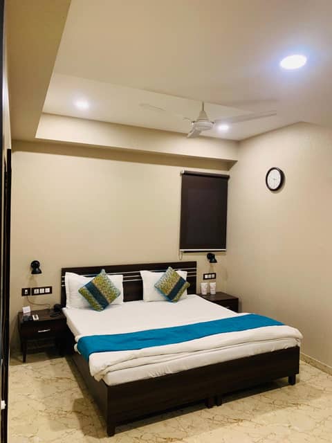 Hotel Aiwan-e-Shahi — hotel room
