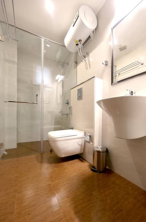 Hotel Aiwan-e-Shahi — bathroom