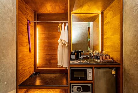 La Miniera Pool Villas Pattaya - Small Luxury Hotels of the World — kitchen