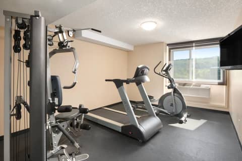 Days Inn by Wyndham Calgary Northwest — photo 4