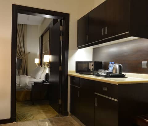 Prime Hotel Al Hamra Jeddah — kitchen