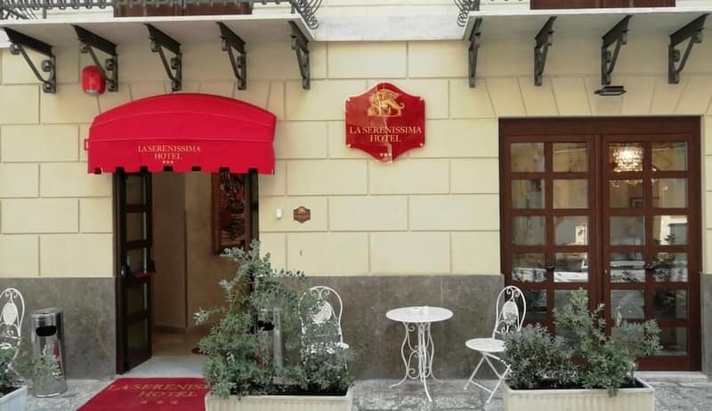 La Serenissima Hotel — building