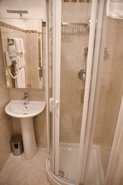 La Serenissima Hotel — bathroom