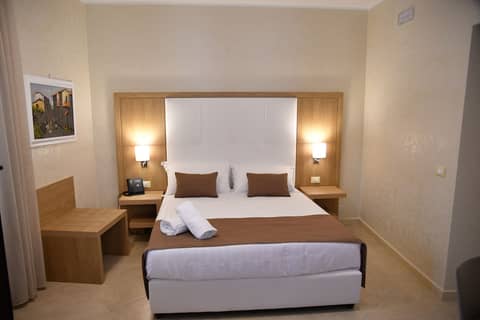 La Serenissima Hotel — hotel room