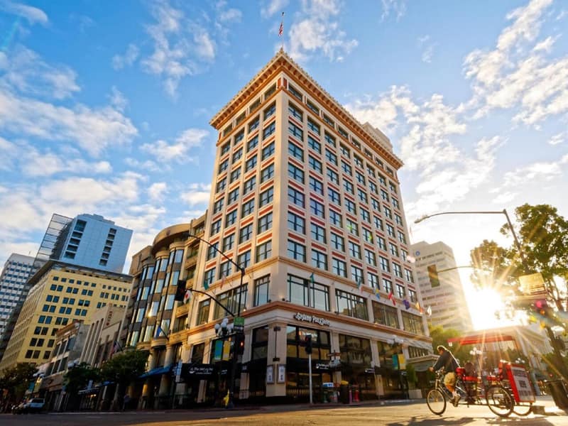 Gaslamp Plaza Suites — building