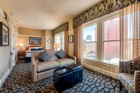 Gaslamp Plaza Suites — photo 8