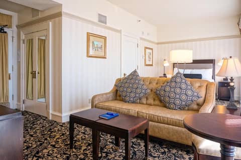 Gaslamp Plaza Suites — photo 9