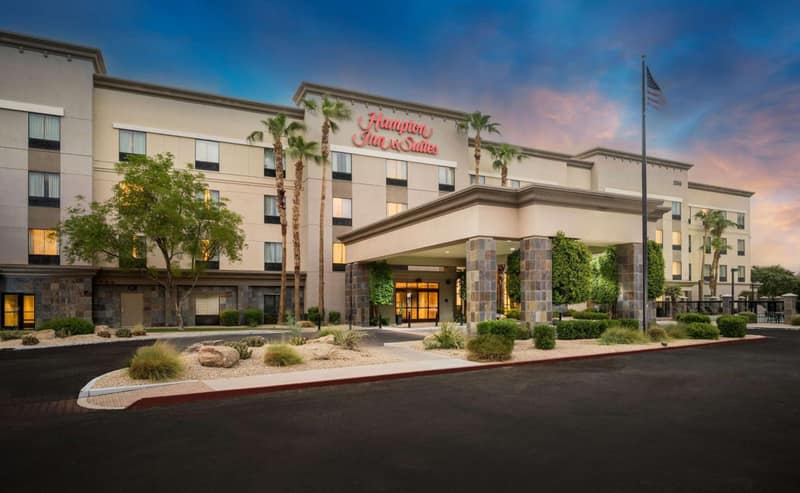 Hampton Inn & Suites Phoenix North/Happy Valley — building