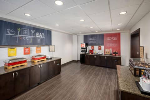 Hampton Inn & Suites Phoenix North/Happy Valley — photo 8