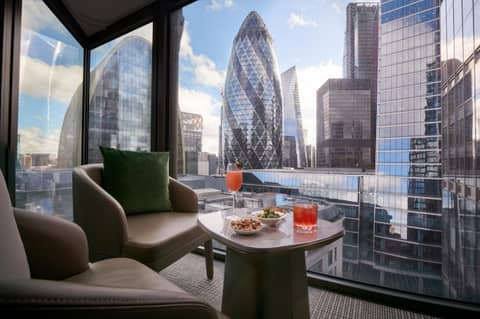 Pan Pacific London — balcony