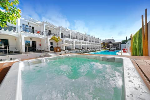 Vista Bonita - Gay and Lesbian Only Resort — recepcion & lobby