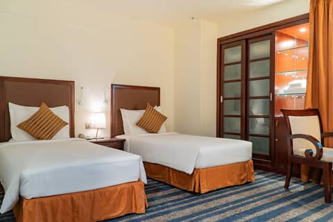 Al Ain Palace Hotel — hotel room