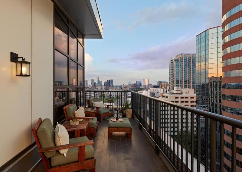 Hutton Hotel, Nashville, a Tribute Portfolio Hotel — balance & terrace