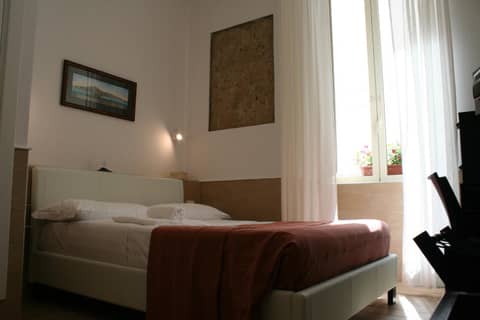 H22 Hotel — bedroom