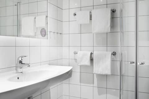 Comfort Hotel Xpress Youngstorget — bathroom