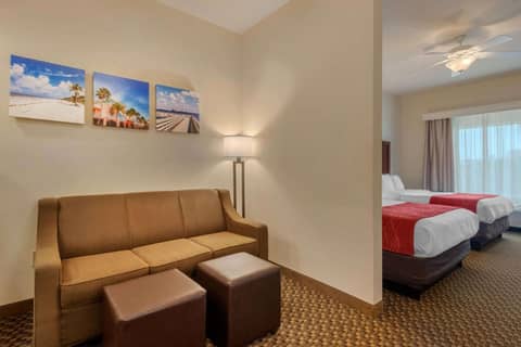 Comfort Inn & Suites Fort Myers Airport — photo 3