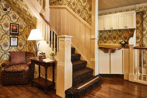 Petite Auberge — recepcion & lobby