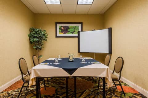 Hilton Garden Inn Buffalo Airport — photo 2