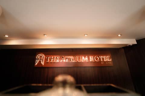 The Atrium Hotel — recepcion & lobby