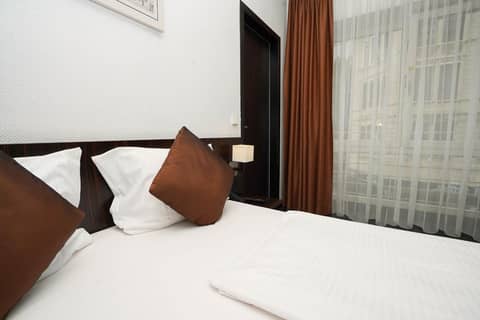 The Atrium Hotel — bedroom