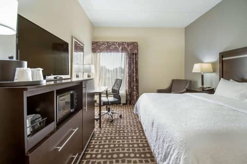Hampton Inn West — photo 3
