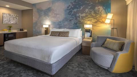 Courtyard by Marriott Cleveland Westlake — hotel room