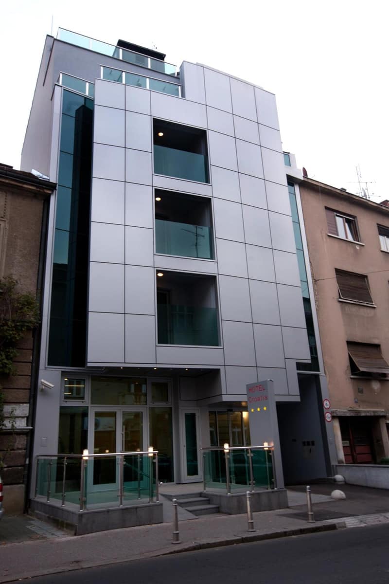 Hotel Croatia — building