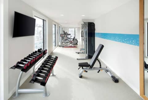Hampton By Hilton London Excel — fitness center