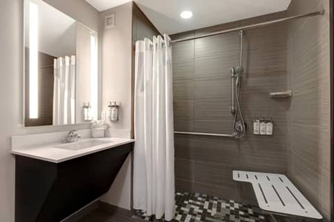 Holiday Inn Express & Suites - Kansas City KU Medical Center by IHG — photo 9