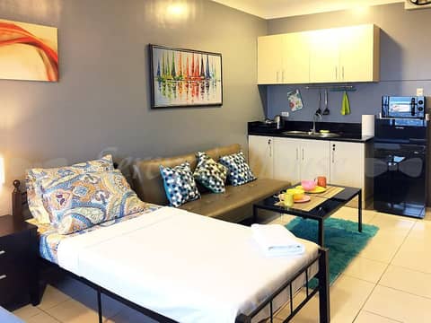 Serena's House - Manila — hotel room