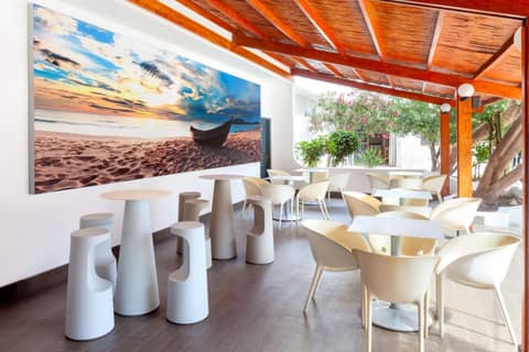 Aguamar Apartamentos, Los Cristianos Downtown — dining