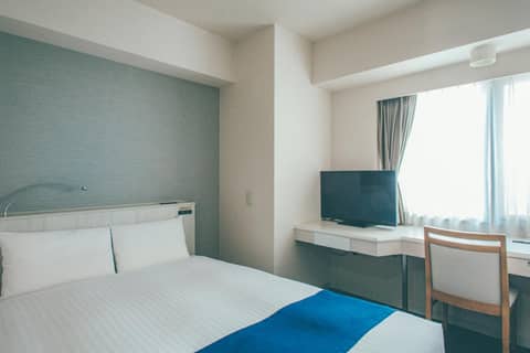 Hamilton Hotel Blue — hotel room