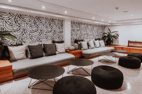 Lotus Honolulu at Diamond Head — lounge