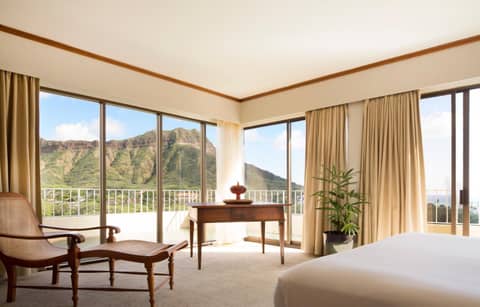 Lotus Honolulu at Diamond Head — hotel room