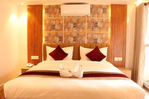 Hotel Elegant Kathmandu Inn- Heritage & Comfort Hotel — hotel room