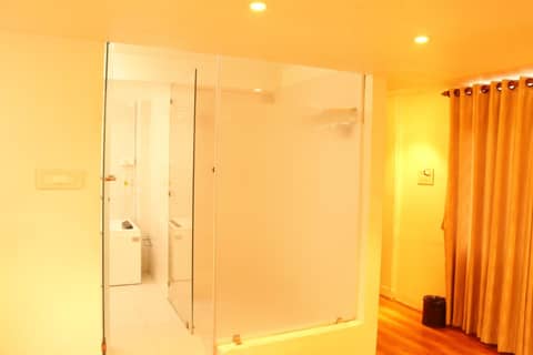 Hotel Elegant Kathmandu Inn- Heritage & Comfort Hotel — bathroom