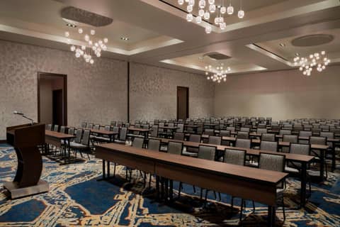 Buffalo Marriott at LECOM HARBORCENTER — photo 4