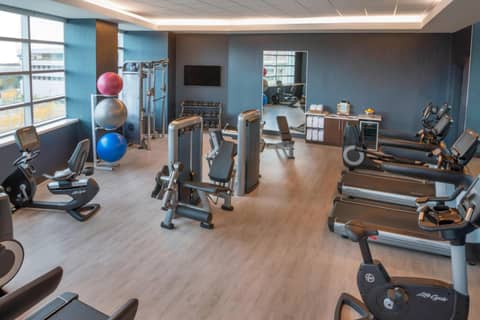 Buffalo Marriott at LECOM HARBORCENTER — photo 9