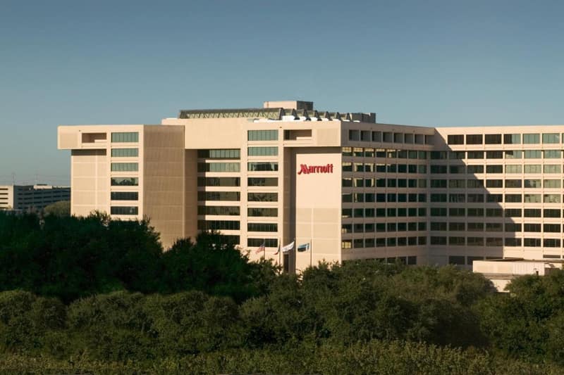 Houston Marriott Westchase — building