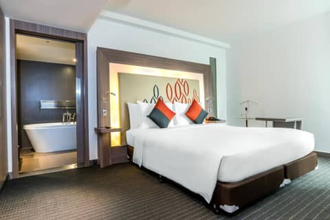 Hilton Garden Inn Bangkok Silom — photo 4