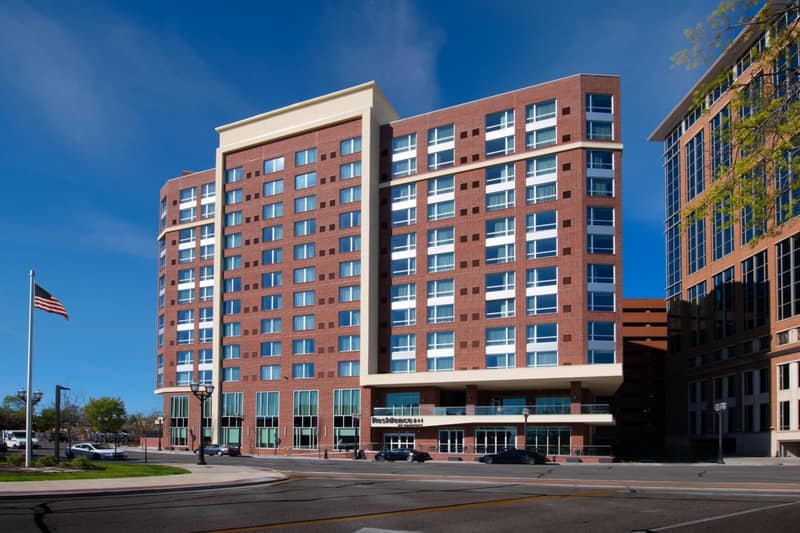 Residence Inn by Marriott St Louis Clayton — building