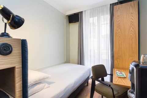 Hôtel Silky by HappyCulture — hotel room