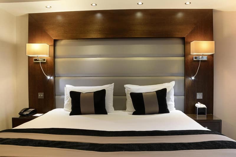 The Cura Hotel Kensington, London, a Tribute Portfolio Hotel — hotel room