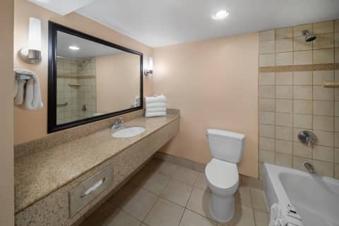 La Quinta by Wyndham San Antonio Medical Ctr. NW — photo 9