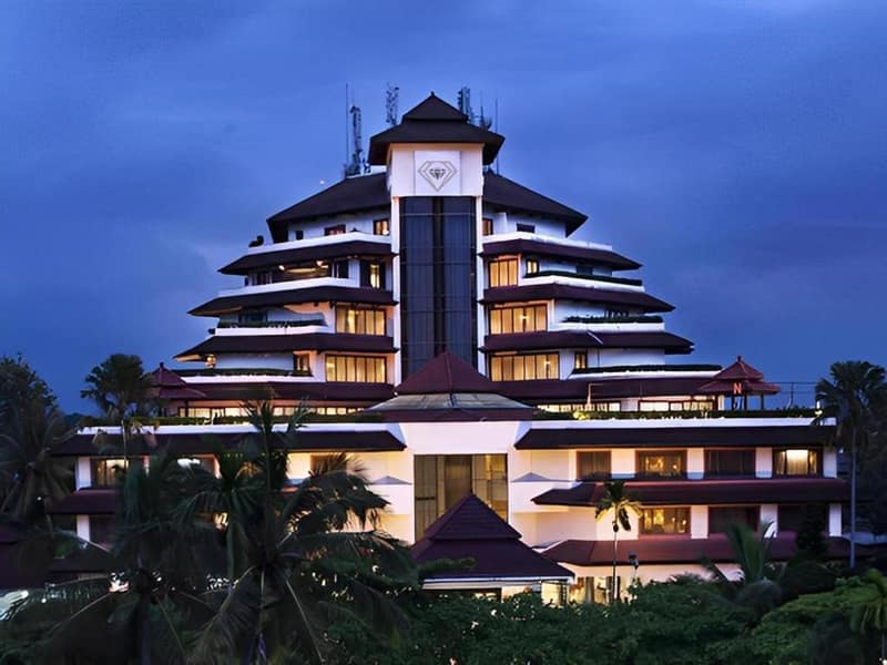 Grand Diamond Hotel Yogyakarta - Formerly Grand Quallity Hotel — building