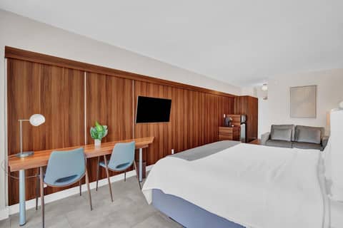 The Garden Hotel & Resort — hotel room
