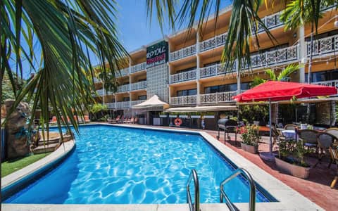 The Garden Hotel & Resort — recepcion & lobby