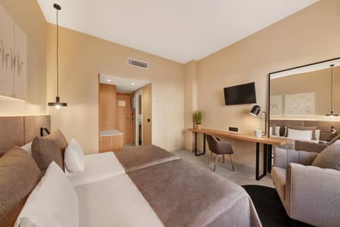 Hotel Almudaina — hotel room